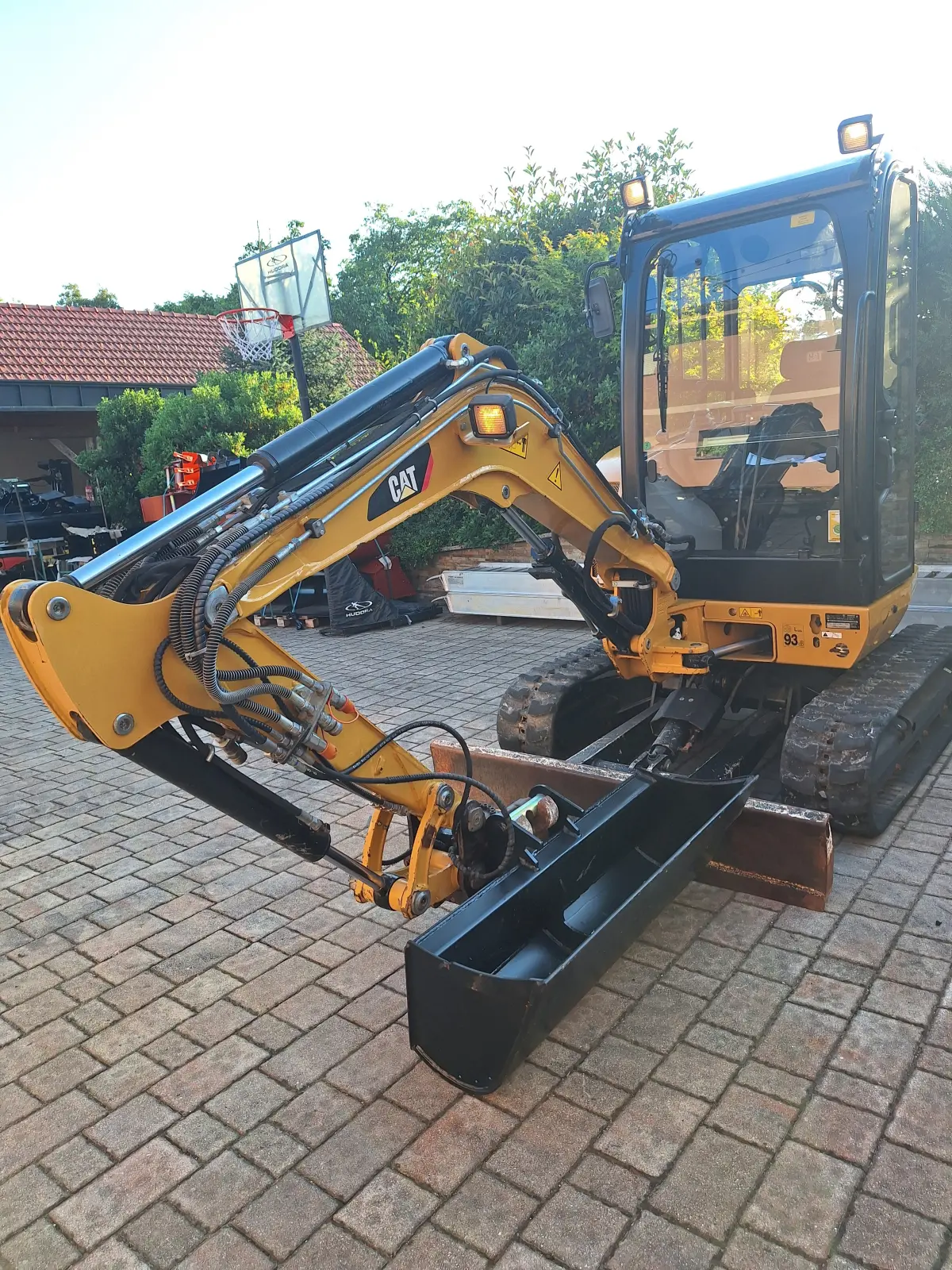 Mini bager Caterpillar 302.7D CR s powertilt nagibom